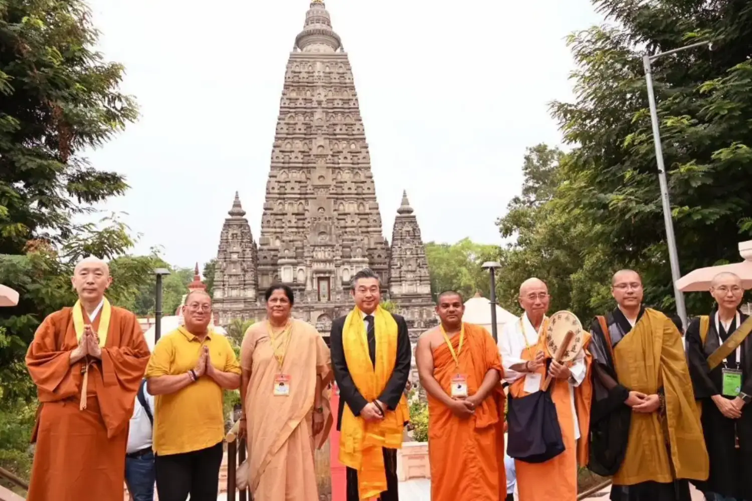 Japanese Ambassador Hiroshi Suzuki Visits the Mahabodhi Temple at Bodh Gaya